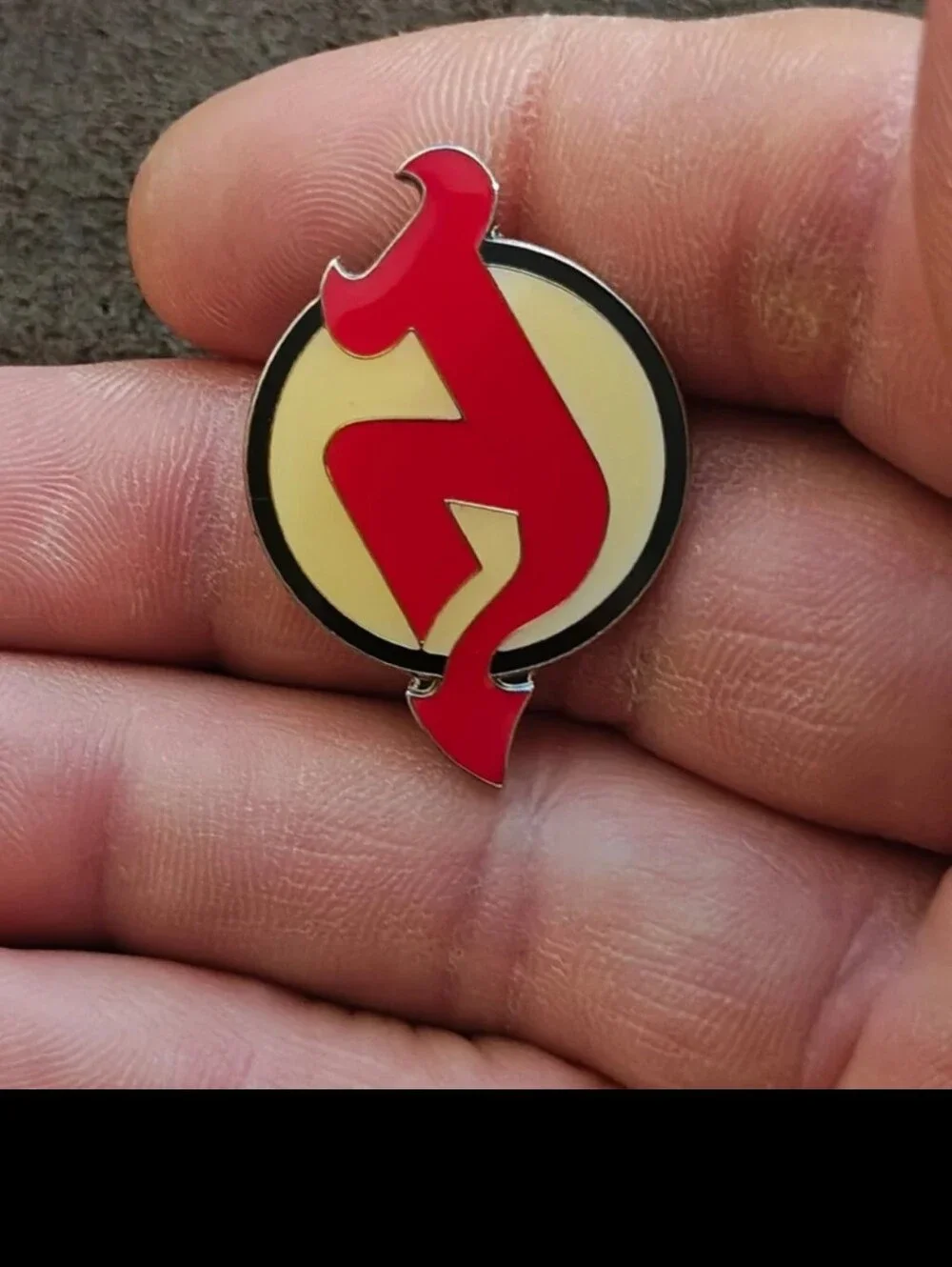1990s Official Logo of The New Jersey Devils Gold Tone Enamel Pin